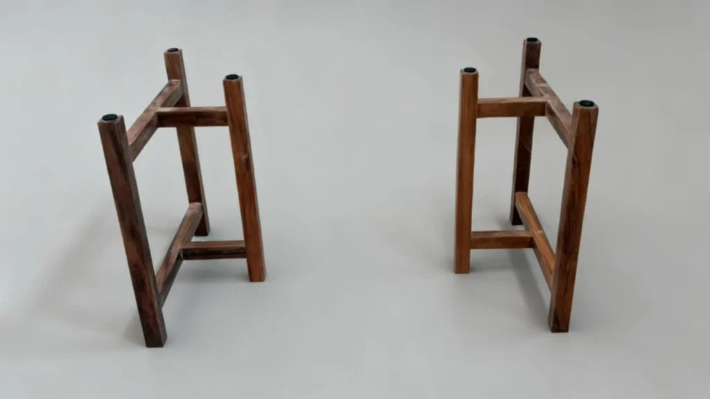 Adjust the table legs to the appropriate position.